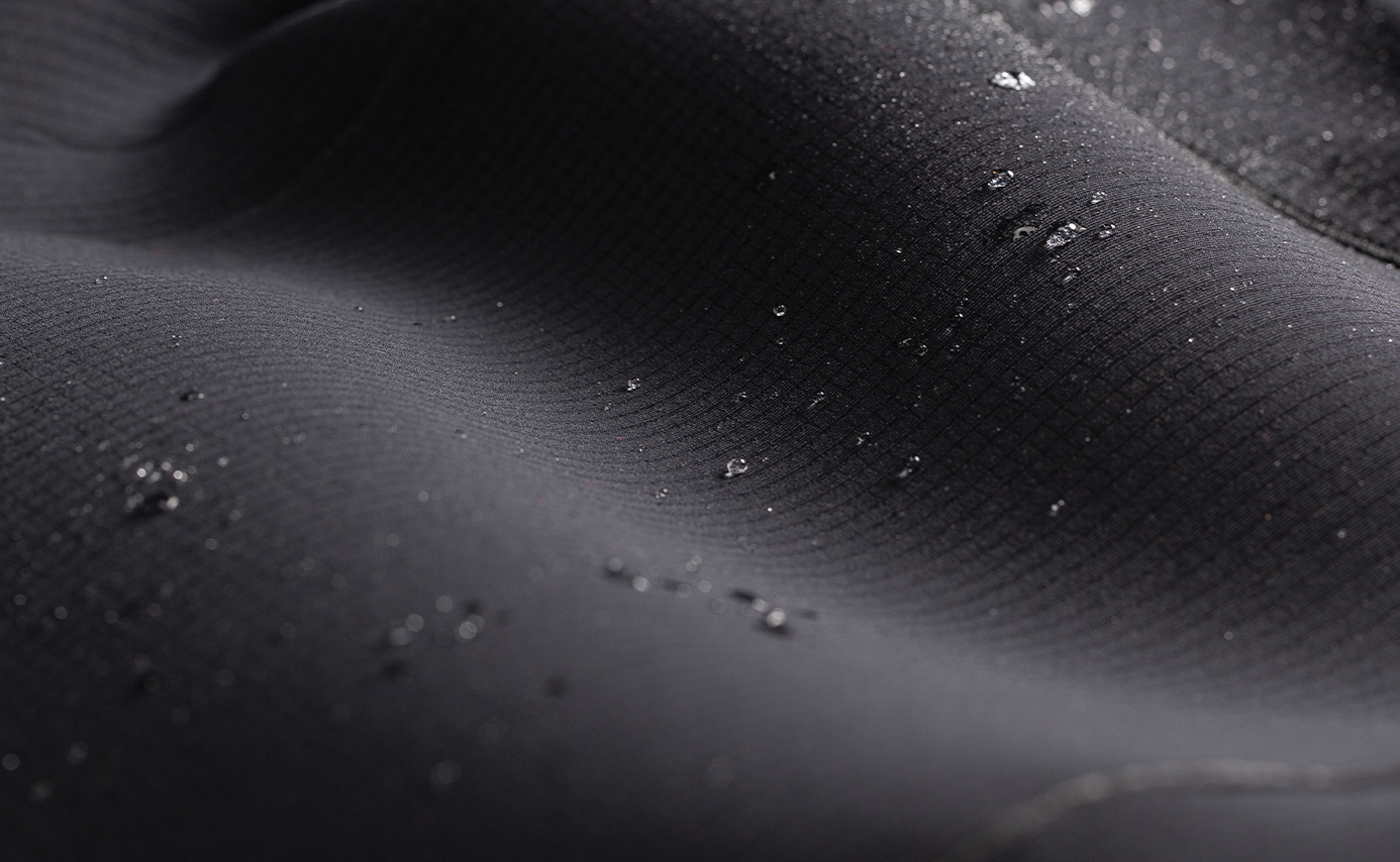 Xcel Channel Flex gridded exterior on the Infiniti LTD wetsuit